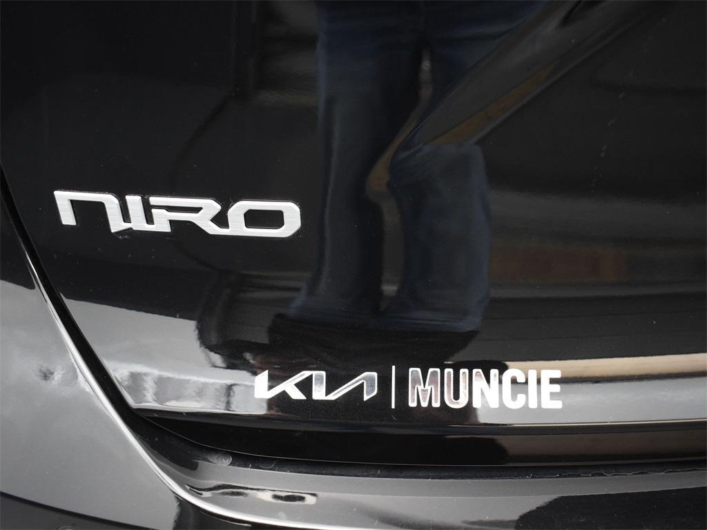 new 2025 Kia Niro car, priced at $30,376