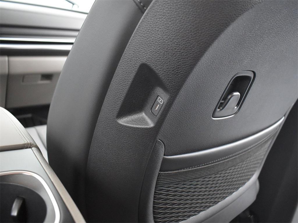 new 2025 Kia Carnival car, priced at $38,817