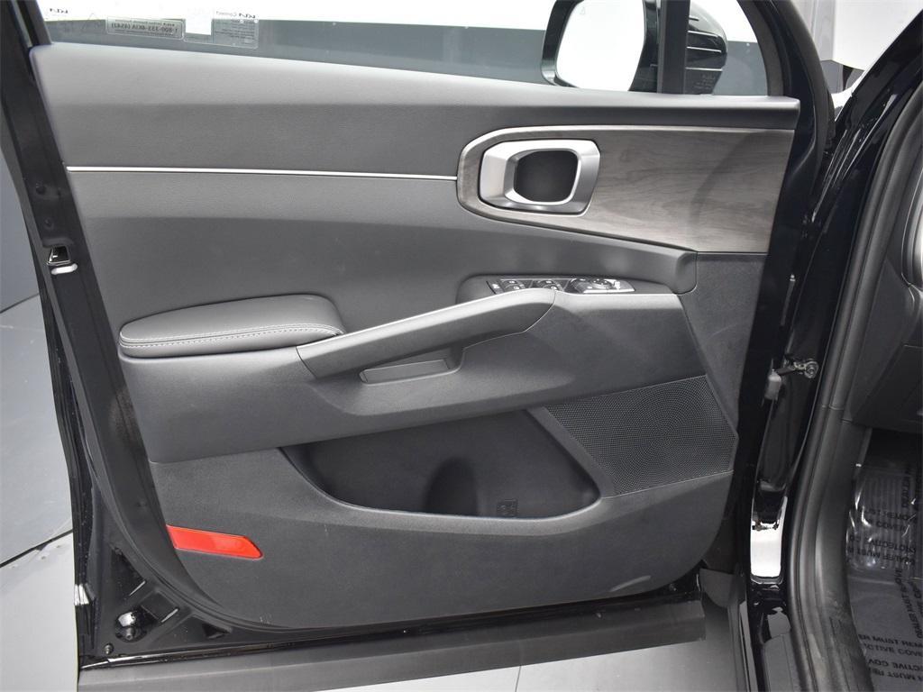 new 2025 Kia Sorento car, priced at $39,958