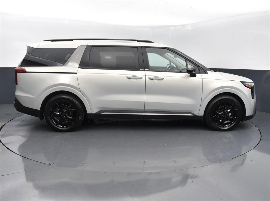 new 2025 Kia Carnival car, priced at $46,153