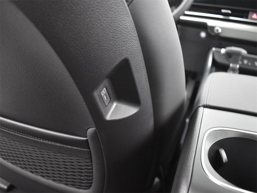 new 2025 Kia Carnival car, priced at $46,153