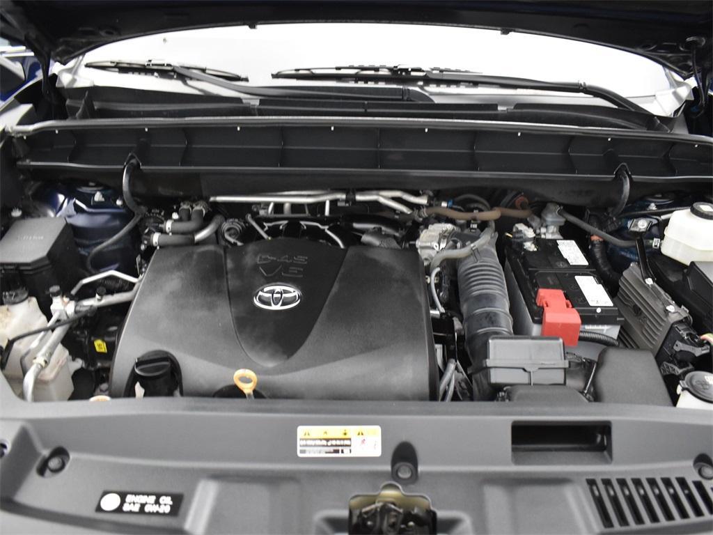 used 2021 Toyota Highlander car, priced at $30,363