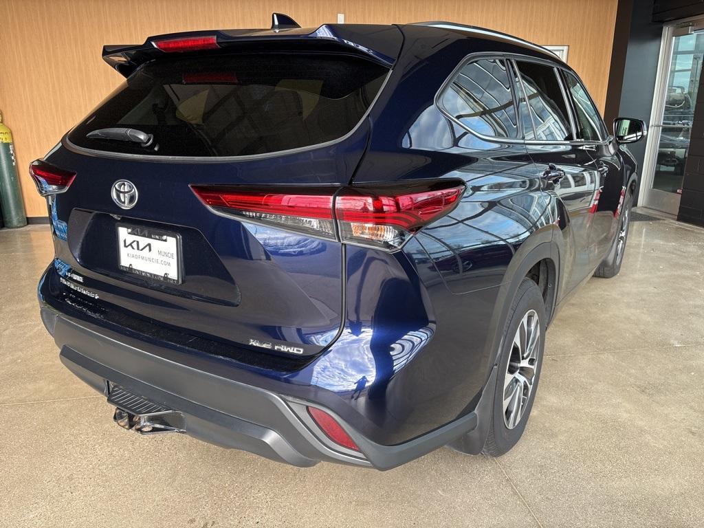 used 2021 Toyota Highlander car, priced at $31,987