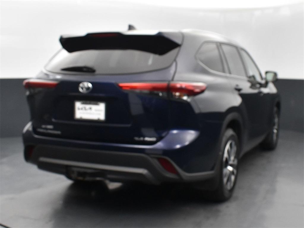 used 2021 Toyota Highlander car, priced at $30,363