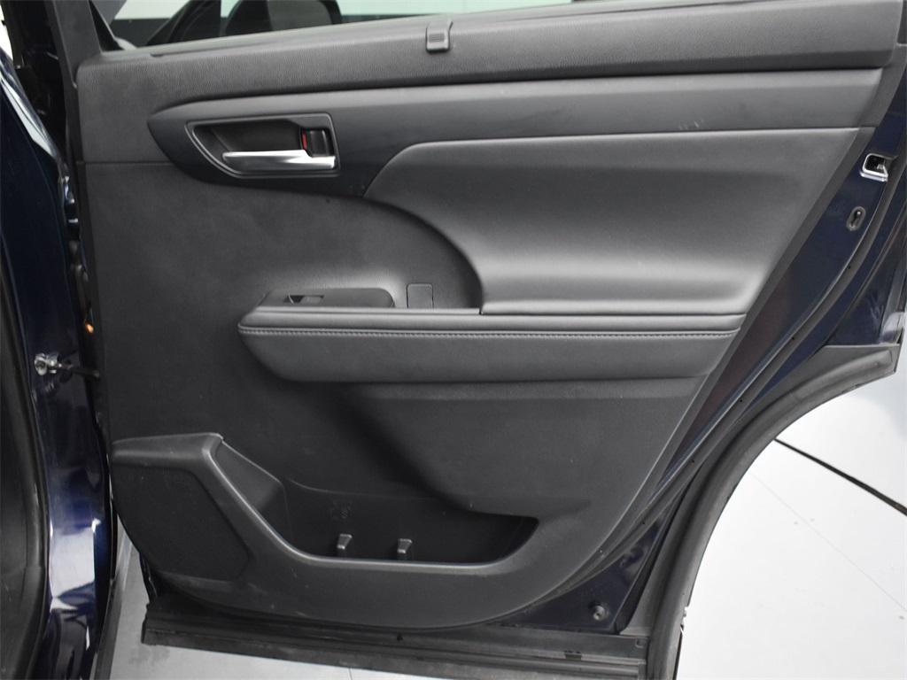 used 2021 Toyota Highlander car, priced at $30,363