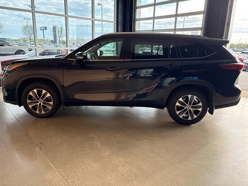 used 2021 Toyota Highlander car, priced at $31,987