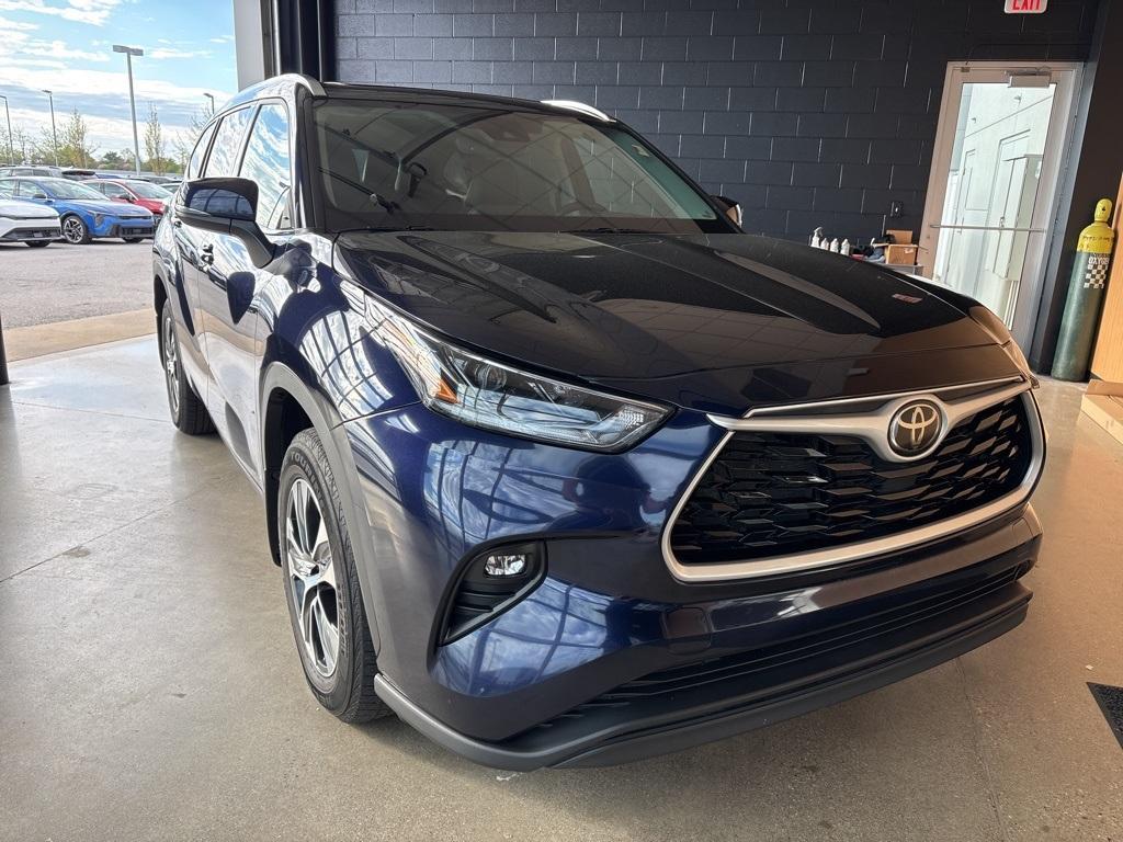 used 2021 Toyota Highlander car, priced at $31,987