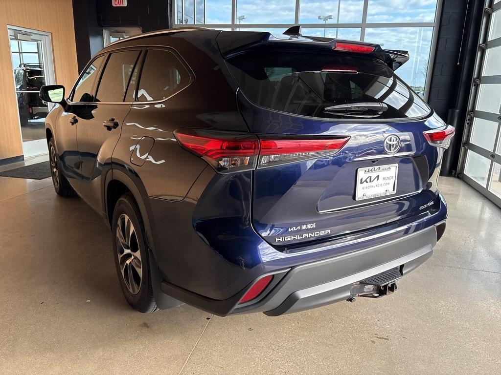 used 2021 Toyota Highlander car, priced at $31,987