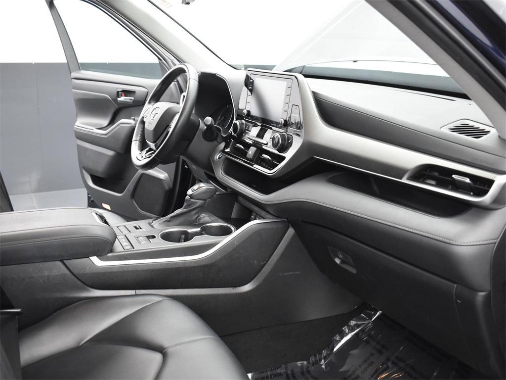 used 2021 Toyota Highlander car, priced at $30,363