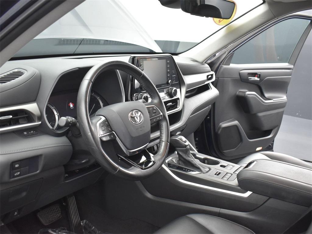 used 2021 Toyota Highlander car, priced at $30,363