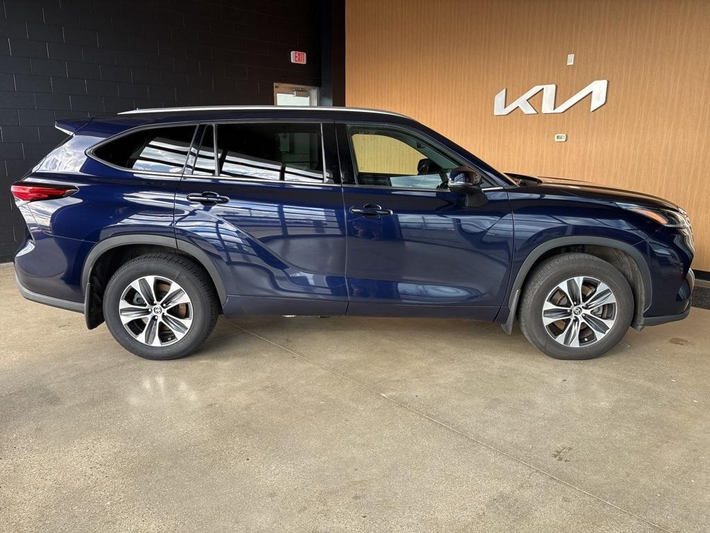 used 2021 Toyota Highlander car, priced at $31,987