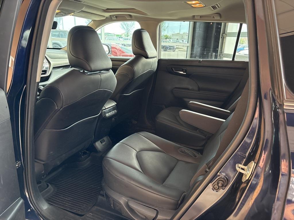 used 2021 Toyota Highlander car, priced at $31,987