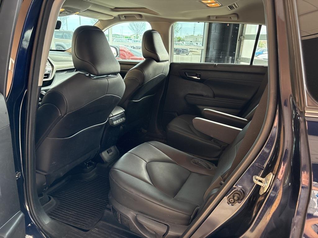 used 2021 Toyota Highlander car, priced at $31,987