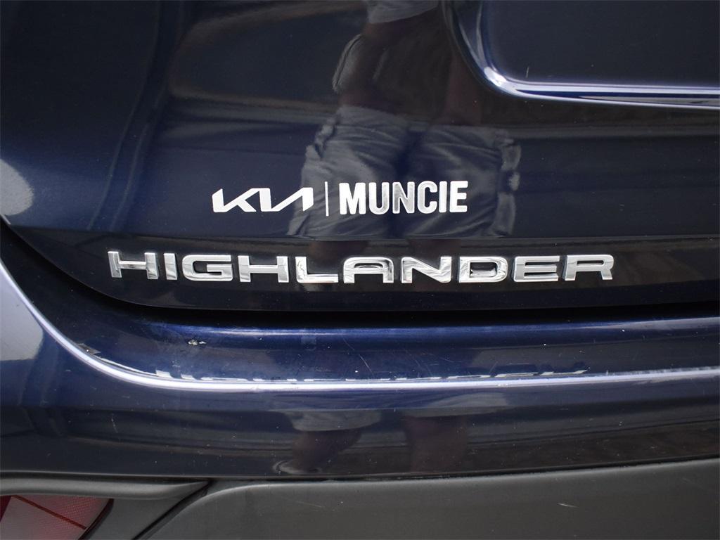 used 2021 Toyota Highlander car, priced at $30,363