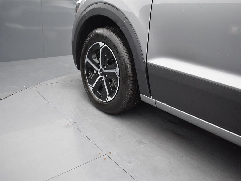 new 2025 Kia Niro car, priced at $27,285