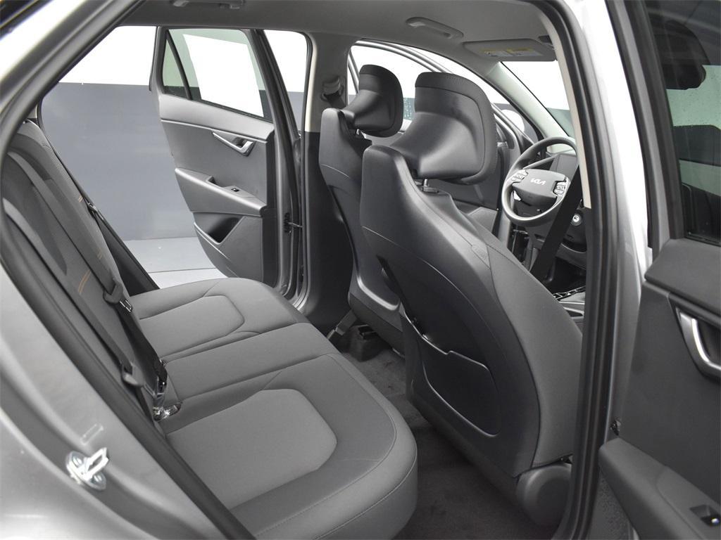 new 2025 Kia Niro car, priced at $27,285