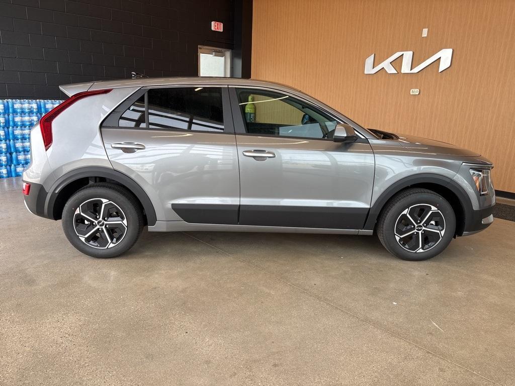 new 2025 Kia Niro car, priced at $27,285