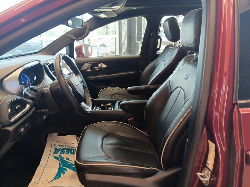 used 2022 Chrysler Pacifica Hybrid car, priced at $35,662