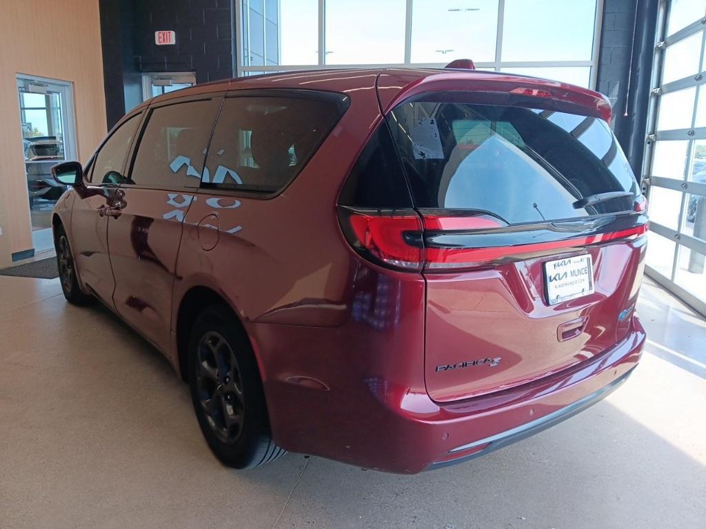 used 2022 Chrysler Pacifica Hybrid car, priced at $35,662