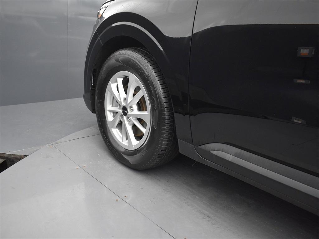 used 2024 Kia Carnival car, priced at $36,604