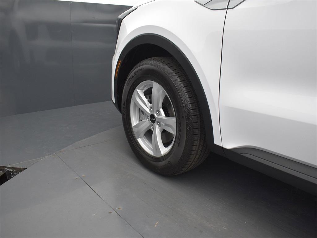 new 2025 Kia Sorento car, priced at $31,886