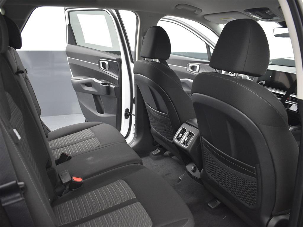new 2025 Kia Sorento car, priced at $31,886