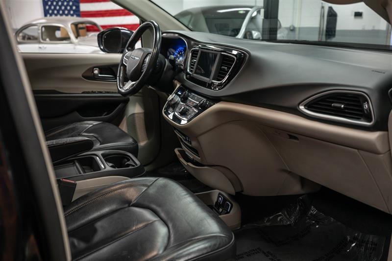 used 2020 Chrysler Pacifica car, priced at $22,195