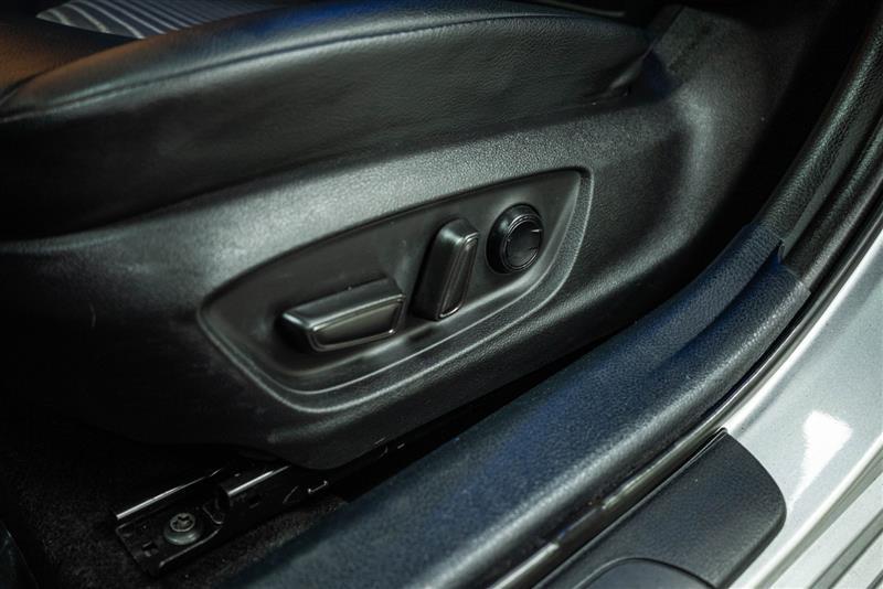 used 2020 Toyota Camry Hybrid car, priced at $22,995