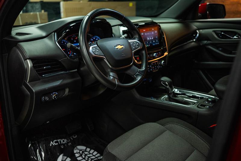 used 2023 Chevrolet Traverse car, priced at $26,477
