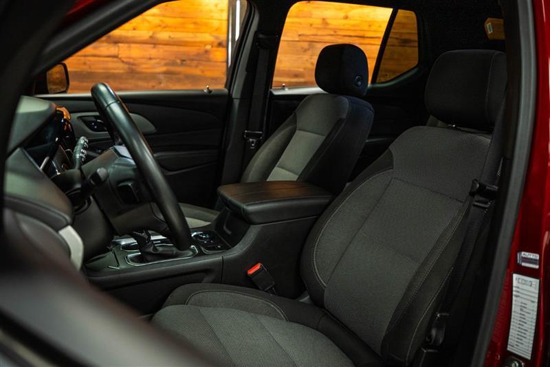 used 2023 Chevrolet Traverse car, priced at $26,477