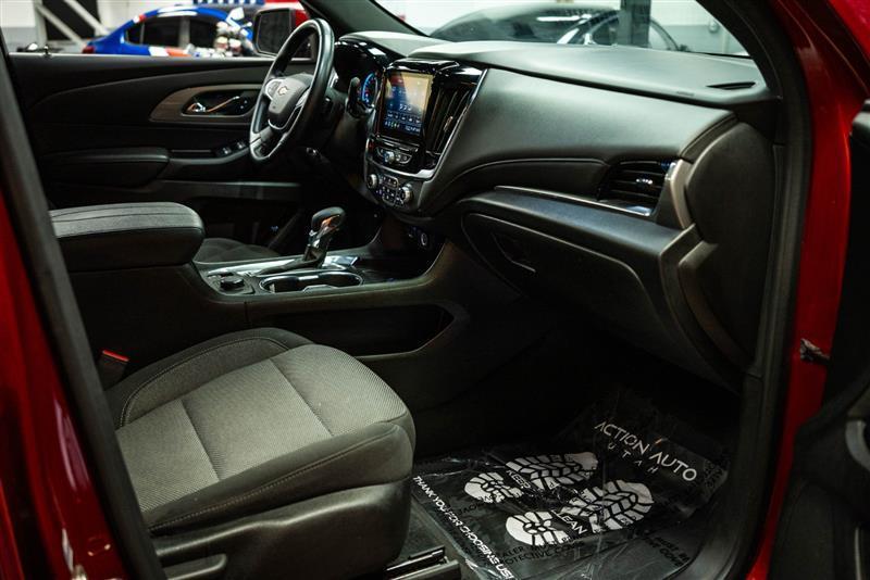 used 2023 Chevrolet Traverse car, priced at $26,477