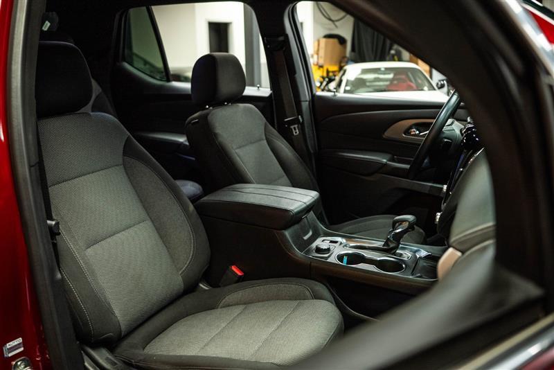 used 2023 Chevrolet Traverse car, priced at $26,477