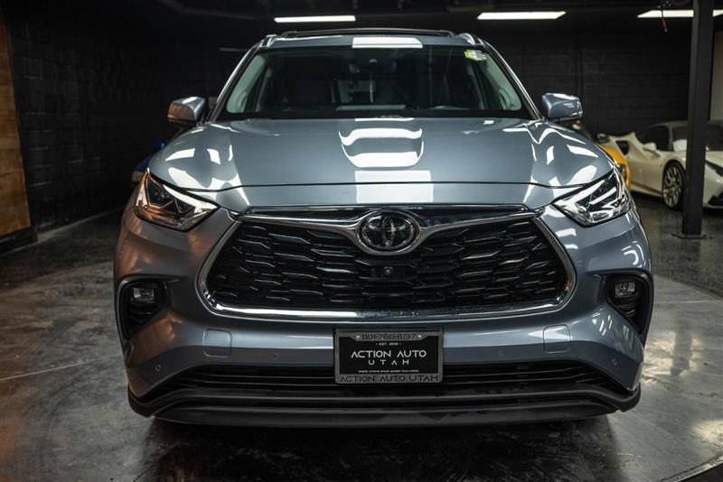 used 2021 Toyota Highlander car, priced at $34,995