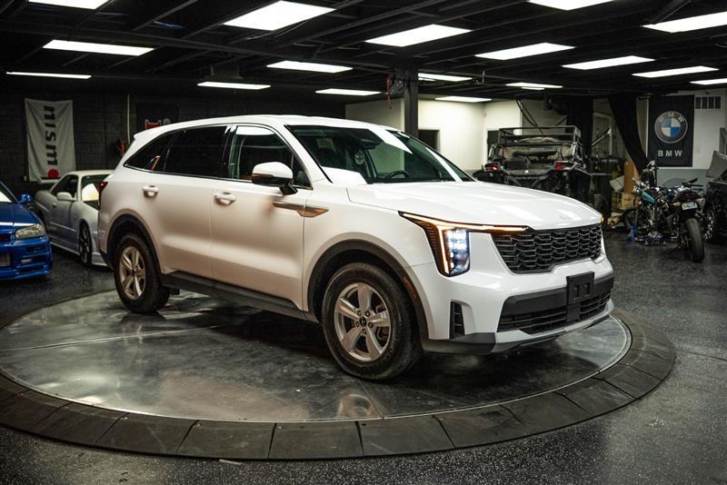 used 2024 Kia Sorento car, priced at $25,043