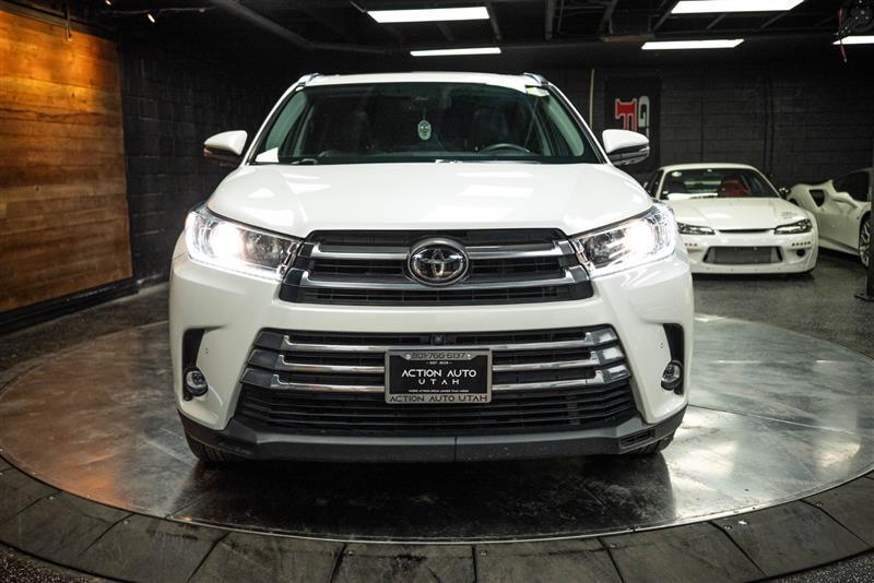 used 2019 Toyota Highlander car, priced at $27,084