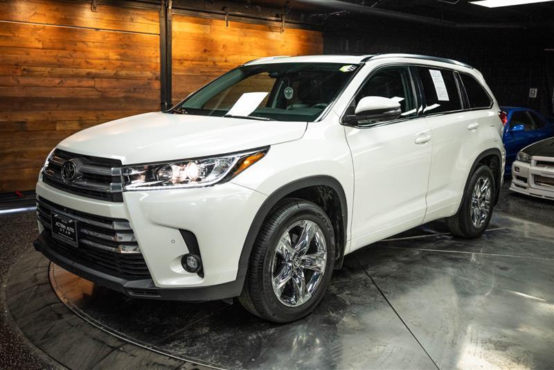 used 2019 Toyota Highlander car, priced at $27,084