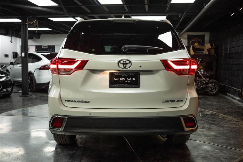 used 2019 Toyota Highlander car, priced at $27,084