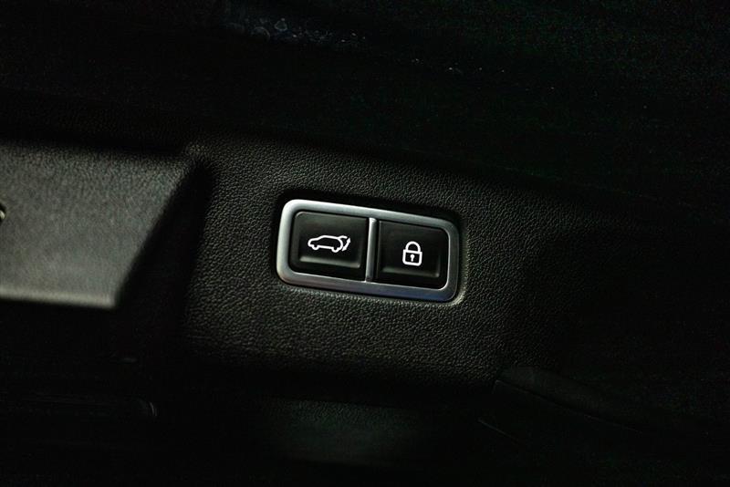 used 2024 Kia Sorento Hybrid car, priced at $32,748