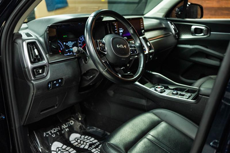 used 2024 Kia Sorento Hybrid car, priced at $32,748