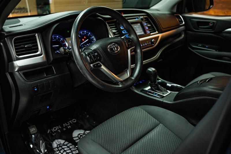used 2015 Toyota Highlander car, priced at $18,383