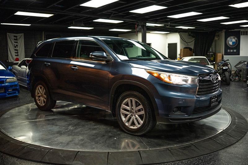 used 2015 Toyota Highlander car, priced at $18,383