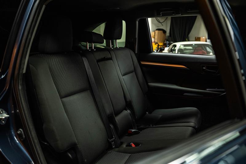 used 2015 Toyota Highlander car, priced at $18,383