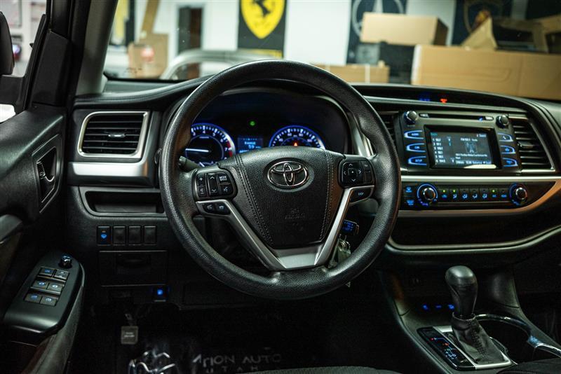 used 2015 Toyota Highlander car, priced at $18,383