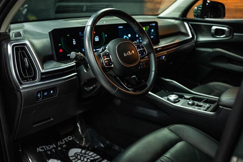 used 2025 Kia Sorento Hybrid car, priced at $36,995