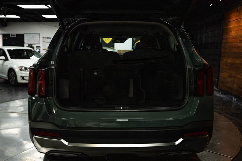 used 2025 Kia Sorento Hybrid car, priced at $36,995