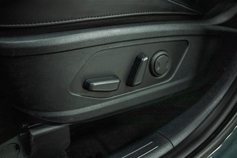 used 2025 Kia Sorento Hybrid car, priced at $36,995