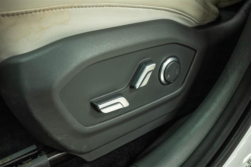used 2024 Hyundai Santa Fe car, priced at $29,951