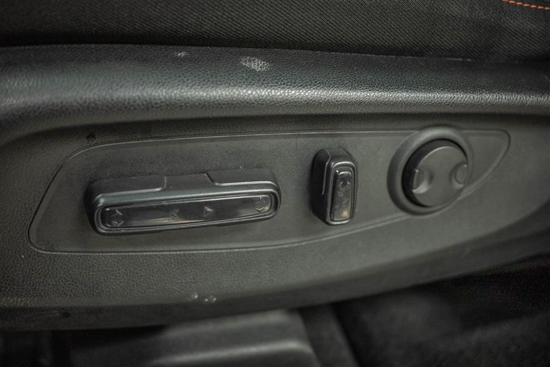 used 2025 Honda CR-V Hybrid car, priced at $30,795