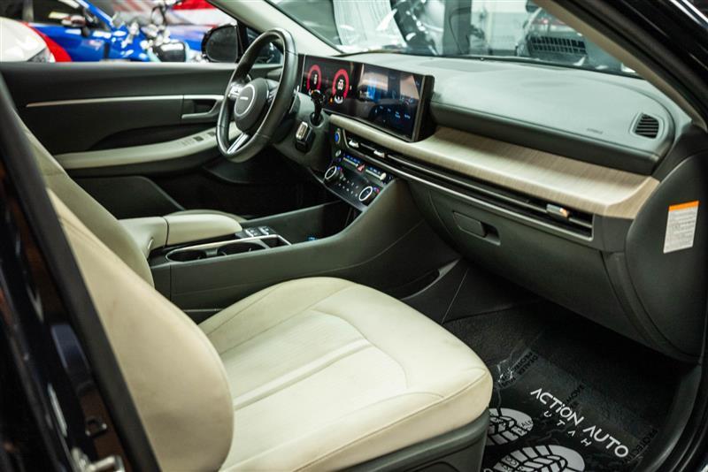 used 2025 Hyundai Sonata Hybrid car, priced at $28,695