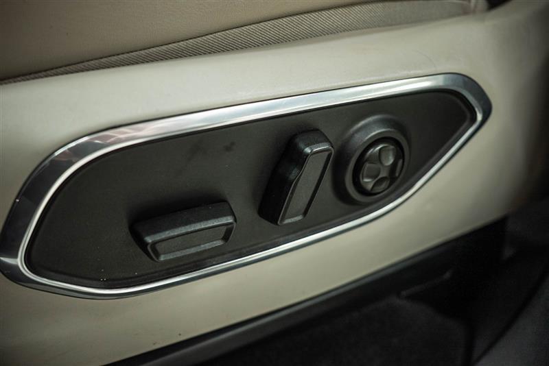 used 2022 Jeep Wagoneer car, priced at $35,995